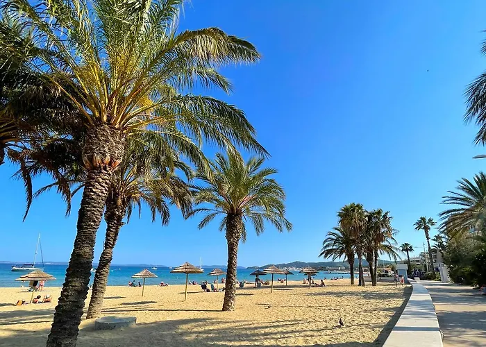 Апартаменты Le Levant Au Lavandou